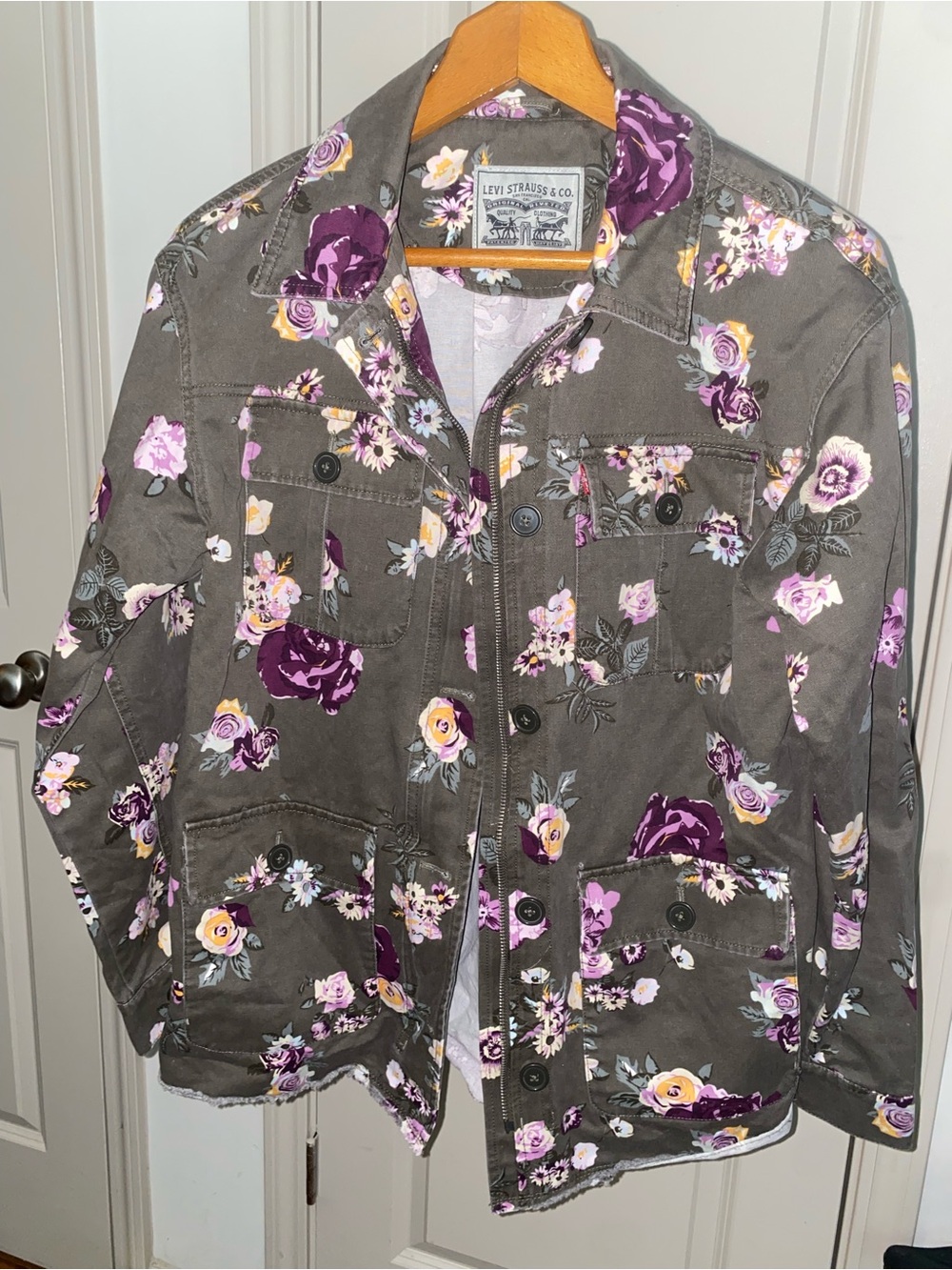 Levi's Floral Army Green Field Jacket Women's size M Barn Coat Zip Up Buttons